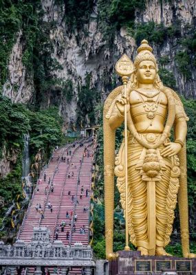 Batu Caves – Zwiedzaj Zabytkowe Sanktuarium i Podziwiaj Gigantyczne Posągi!