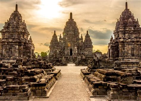  Candi Prambanan: Świątynia Cuda i Tajemnic Wschodnich